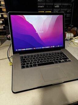 Macbook pro retina 15” Mid 2015
