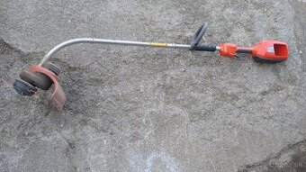 Krovinorez Husqvarna 136lic baterkovy