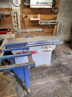 Formatovacia píla s predrezom