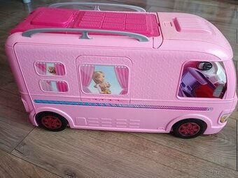 Barbie karavan