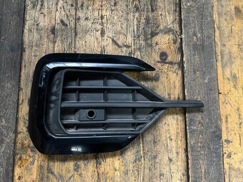 Mriežka, krytka ťažného, odrazky, chróm. lišty VW Touareg