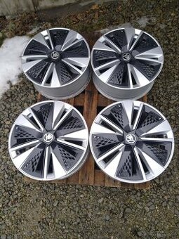 Alu Škoda Karoq R 17 originál.