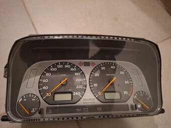 Predám budíky Seat Ibiza Cupra 2.0 16v.