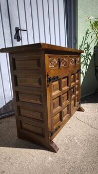 ŠPANIELSKA KOMODA STAROŽITNOSŤ