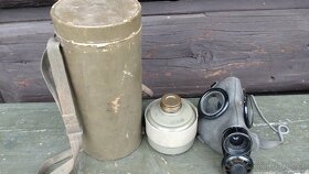 Vojenské čižmy, maska, uniforma ZNB