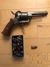Predam historicky revolver 7mm BEZ ZBROJAKU a registracie18+