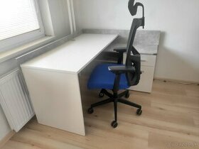 Písací kancelársky rohový stôl s poličkami - ako nový