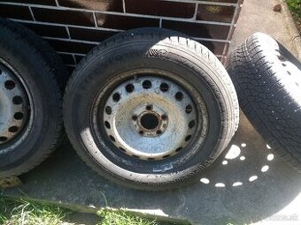 Zimne pneumatiky Firestone 205/65/16 na diskoch