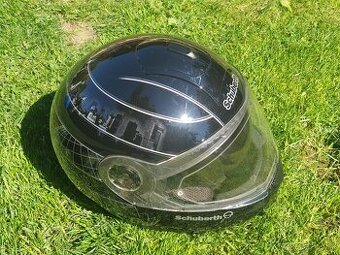 Mám na predaj dámsku vyklapaciu prilbu zn. Schuberth