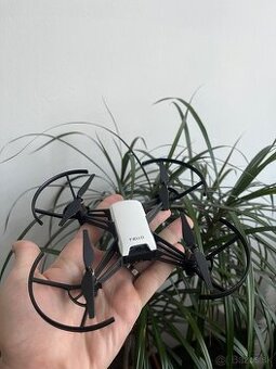 Dron DJI TELLO