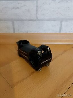 Predstavec Easton EA50