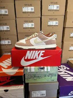 Nike Dunk Low PRM Medium Curry