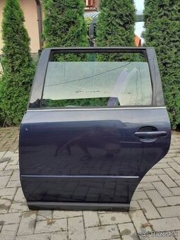 Predam zadne soferove dvere na vw passat B5 v modrej fa -