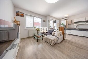 REZERVOVANÉ - Slnečný 3 izbový byt vo Hviezdoslavove