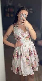 Krátke spoločenké šaty, veľ. M