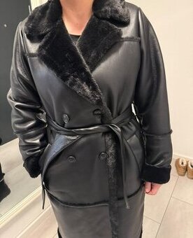 Cierny kozeny kabat - 1