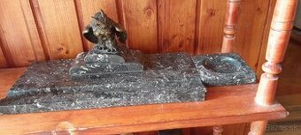 Mramorovy kalamar zdobeny