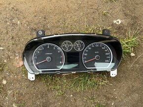 Hyundai i30 07-12 vyduchy, kastlik, budiky, skrinka