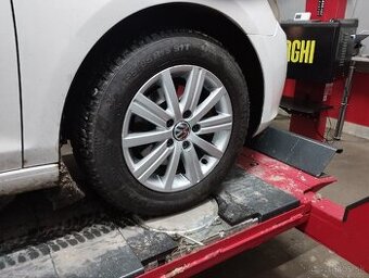 Volkswagen golf 5x112 R15