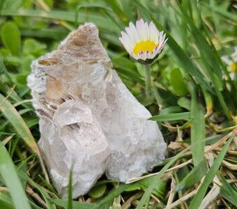 18mm čistý kryštál topazu, krištáľu a muskovitu v pegmatite