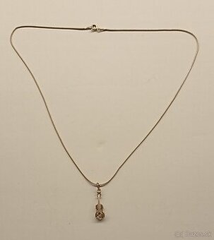 Strieborná retiazka s príveskom huslí