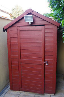 Drevený záhradný domček