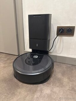 Robotický vysávač iRobot Roomba i7+