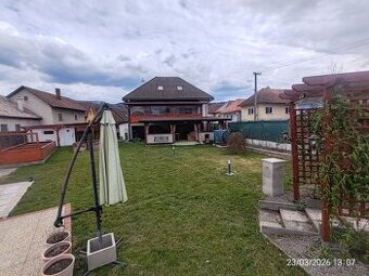 Váš malý raj? Vitajte v obci Háj