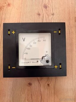 Predam rucickovy voltmeter DC 300V