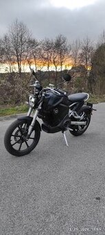 Elektrická motorka Super Soco TC Max