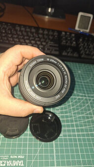 Sigma 18-250mm f/3.5-6.3 DC Macro HSM OS pre Canon