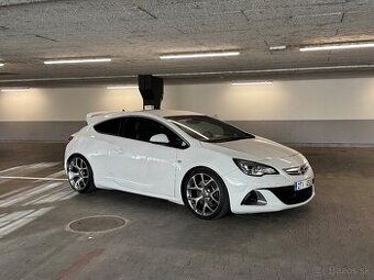 Opel Astra GTC OPC 2.0 Turbo 222 kW / RECARO / R20 / AIRTEC
