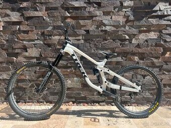 Predám zjazdový bicykel Trek Session 9 X01 R3 Mullet (cena d