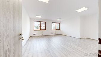 Na predaj, kancelárske priestory, 22m², Púchov