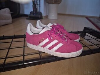 Dievcenske tenisky Adidas Gazelle veľkosť 33