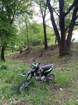 Stomp 140cc
