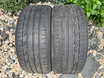 235/40 R19