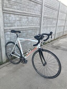 Cestný bicykel CANONDLE