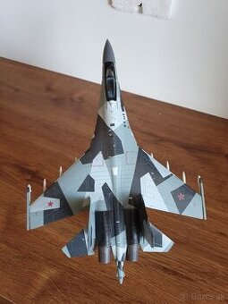 kovovy model SU-35