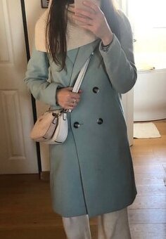 ——-Bledomodrý vlnený kabát Reserved, XS/34, 8.60 E————