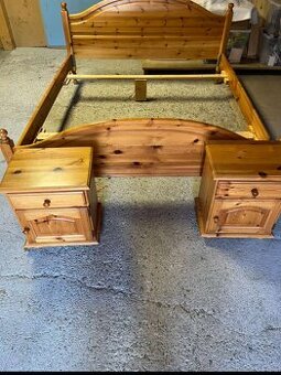 Manželské posteľe z masívu