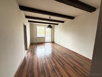 ✅Štýlový 3 izbový byt s balkónom Topoľčanoch- východ ✅