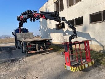 Plošina dosah 32 metrov