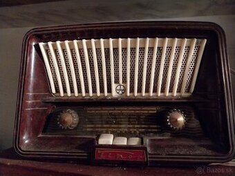 Tesla 426 A elektrónkové rádio