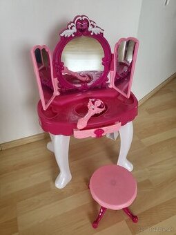 Detsky hraci toaletny stolik