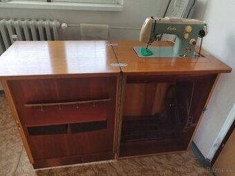 Šijacia mašina Lada rozkladacia