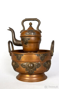 Starožitný medený čajník s ohrievačom