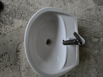 Umývadlo s batériou male