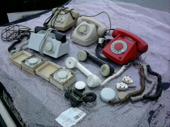 Staré československé "Telefóny po drôte" TESLA