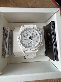 Swatch x Omega MoonSwatch – Mission to Moonphase (Snoopy)